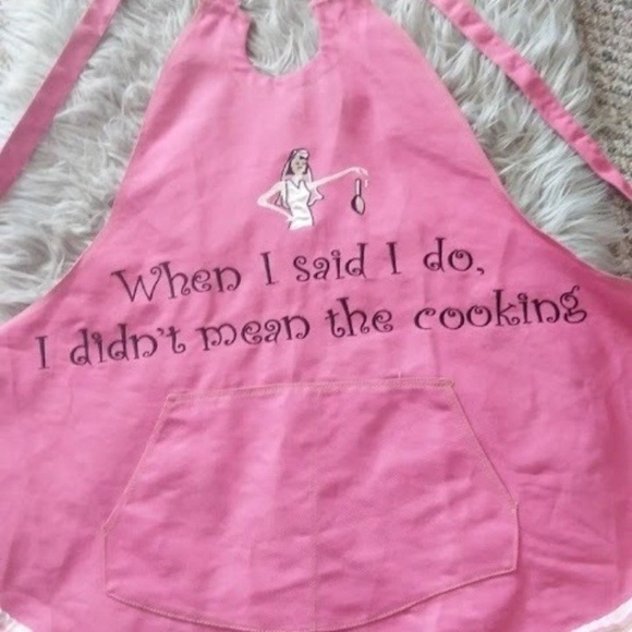 Accessories - ❤3/15  Cute Pink Newlywed Apron